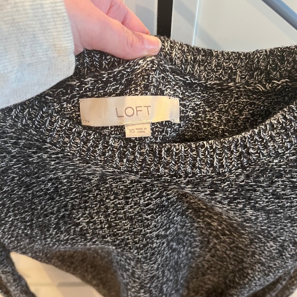 LOFT Sweater - Picture 2 of 3